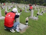 롯데정보통신, 현충원 묘역 단장 봉사활동