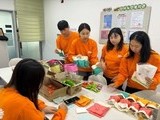 bhc 치킨 대학생 봉사단, 노인의 날 맞아 어르신 간식 나눔 봉사