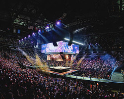 TWICE Draws 550,000 Fans in North America, Sets Girl Group Record